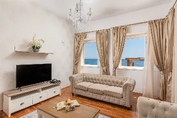 Beachfront Villa in Orebic with Pool and Jacuzzi