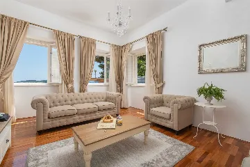 Beachfront Villa in Orebic with Pool and Jacuzzi