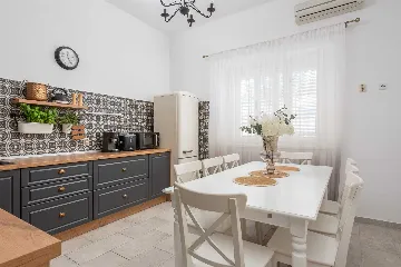 Beachfront Villa in Orebic with Pool and Jacuzzi