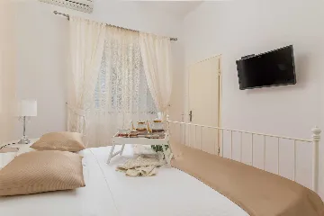 Beachfront Villa in Orebic with Pool and Jacuzzi