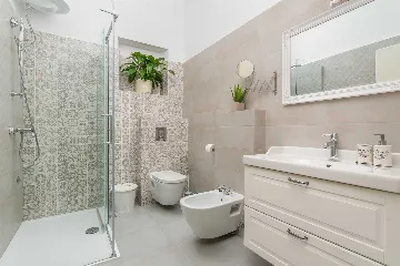 Beachfront Villa in Orebic with Pool and Jacuzzi