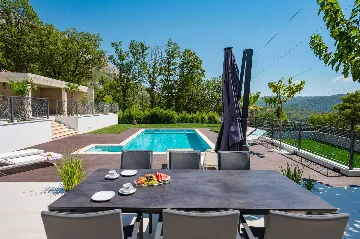 Srinjine Villa with Private Pool and Fitness Room