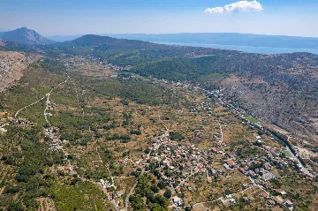 Srinjine Villa with Private Pool and Fitness Room