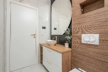 Srinjine Villa with Private Pool and Fitness Room