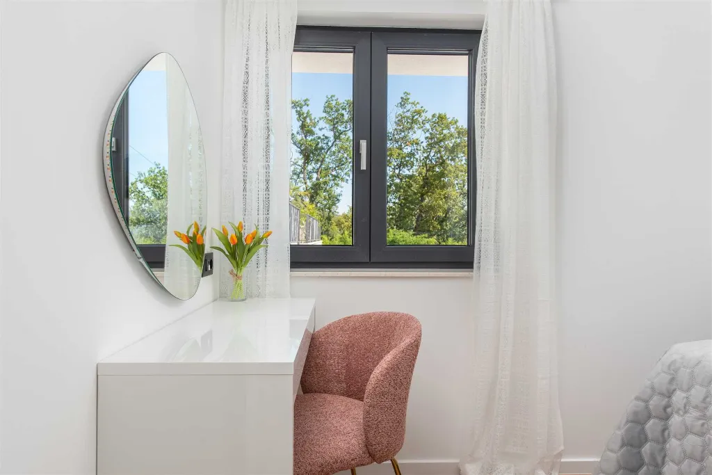 Srinjine Villa with Private Pool and Fitness Room