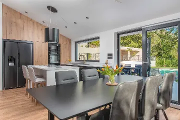 Srinjine Villa with Private Pool and Fitness Room