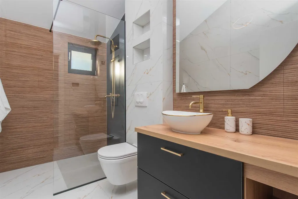 Srinjine Villa with Private Pool and Fitness Room