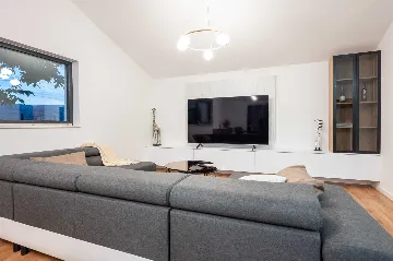 Srinjine Villa with Private Pool and Fitness Room