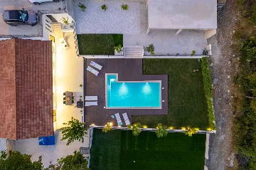 Srinjine Villa with Private Pool and Fitness Room
