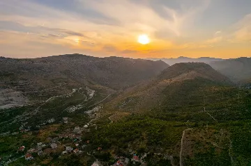 Srinjine Villa with Private Pool and Fitness Room