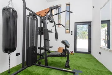 Srinjine Villa with Private Pool and Fitness Room