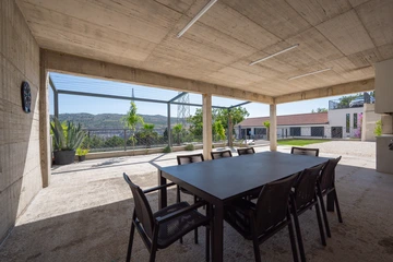 Srinjine Villa with Private Pool and Fitness Room