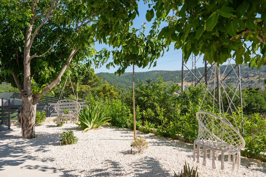 Srinjine Villa with Private Pool and Fitness Room