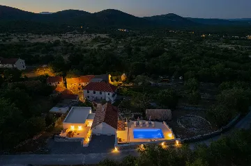 Šestanovac Villa with Heated Pool for 6 Guests
