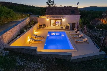 Šestanovac Villa with Heated Pool for 6 Guests