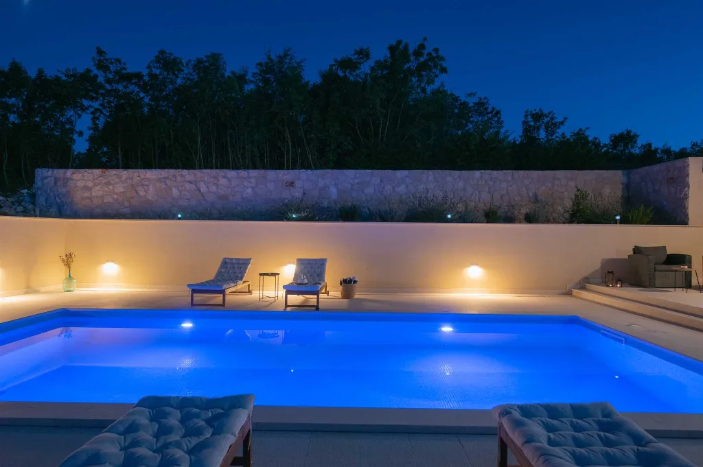 Šestanovac Villa with Heated Pool for 6 Guests