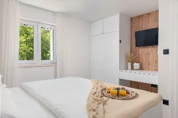 Šestanovac Villa with Heated Pool for 6 Guests