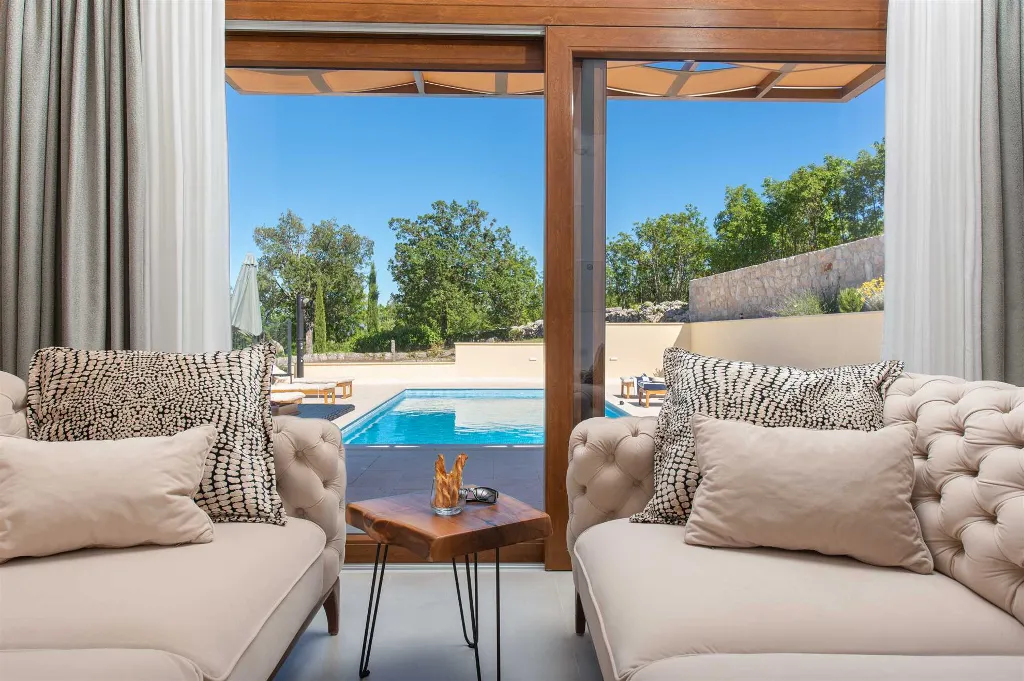 Šestanovac Villa with Heated Pool for 6 Guests