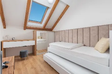 Šestanovac Villa with Heated Pool for 6 Guests