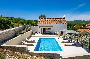 Šestanovac Villa with Heated Pool for 6 Guests