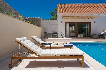 Šestanovac Villa with Heated Pool for 6 Guests