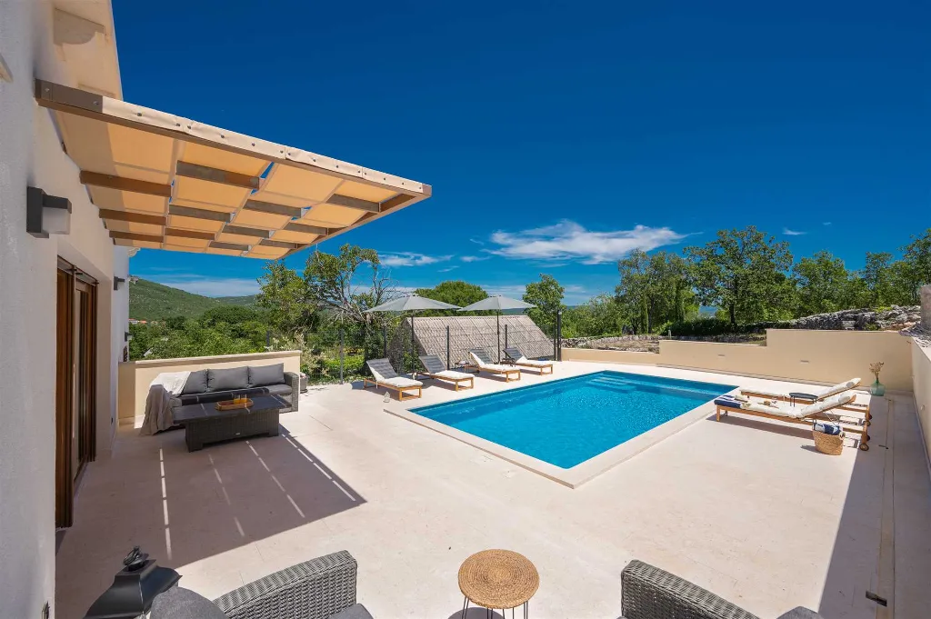 Šestanovac Villa with Heated Pool for 6 Guests