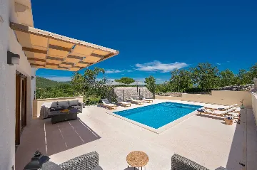 Šestanovac Villa with Heated Pool for 6 Guests