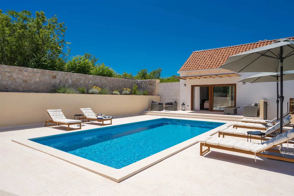 Šestanovac Villa with Heated Pool for 6 Guests