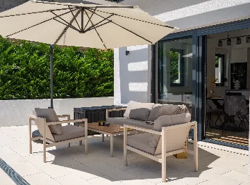 Villa with Heated Pool in Tugare for 6