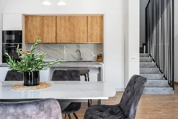 Villa with Heated Pool in Tugare for 6