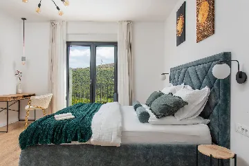 Villa with Heated Pool in Tugare for 6