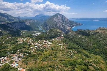 Villa with Heated Pool in Tugare for 6