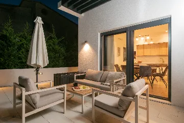 Villa with Heated Pool in Tugare for 6