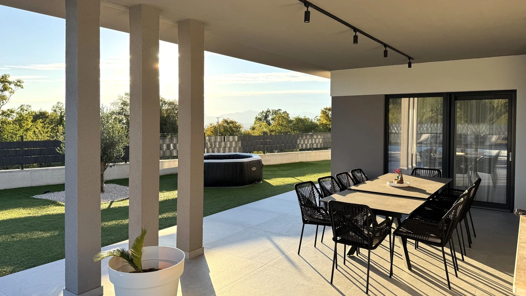 Lovrec Villa with Private Heated Pool and Jacuzzi
