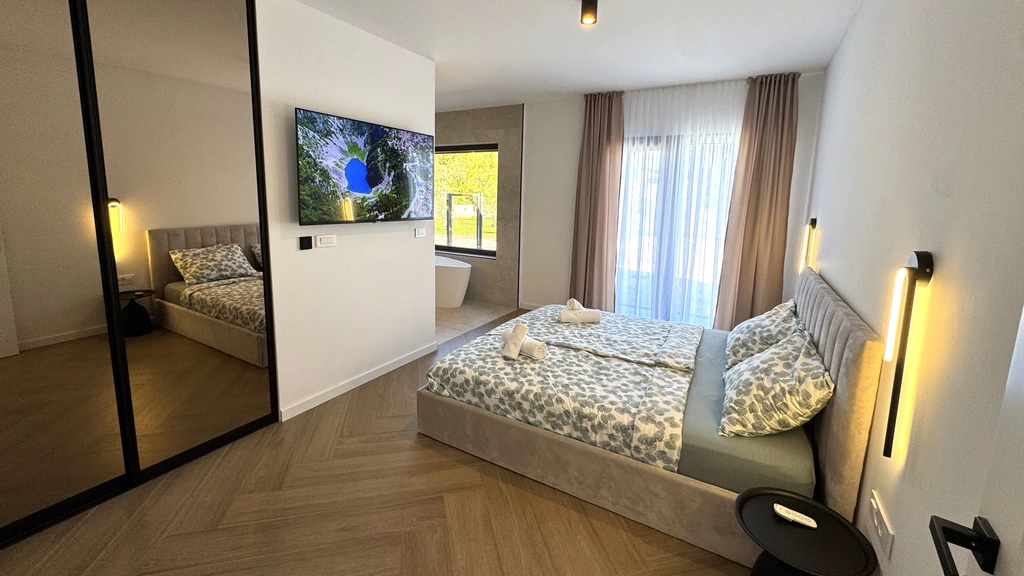 Lovrec Villa with Private Heated Pool and Jacuzzi