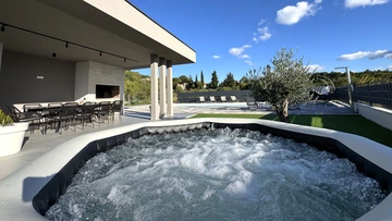 Lovrec Villa with Private Heated Pool and Jacuzzi