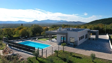 Lovrec Villa with Private Heated Pool and Jacuzzi