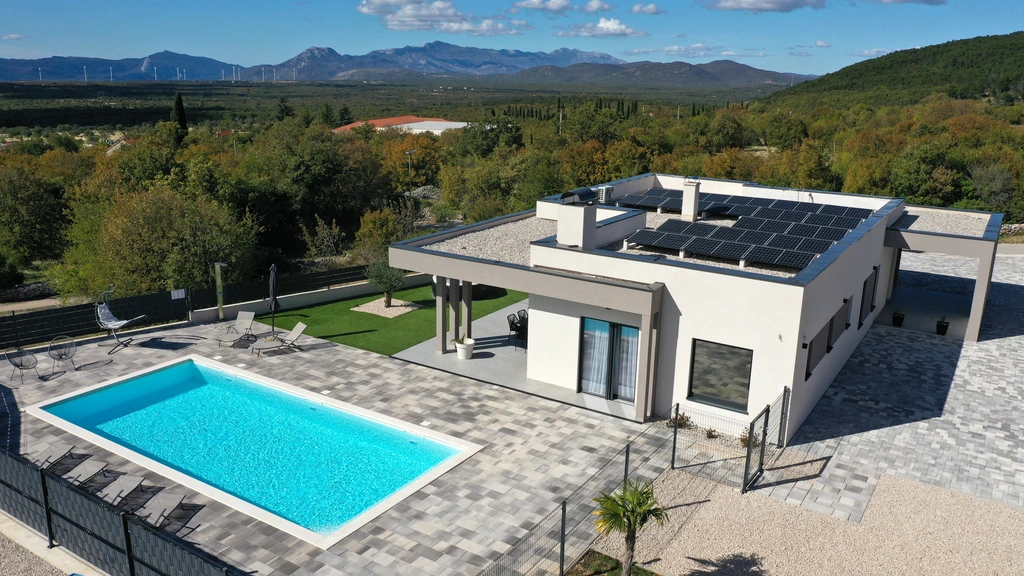 Lovrec Villa with Private Heated Pool and Jacuzzi