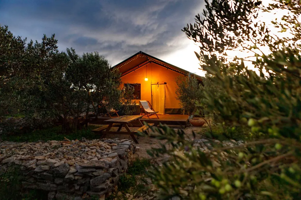 Glamping Tent with Private Hot Tub in Donje Selo