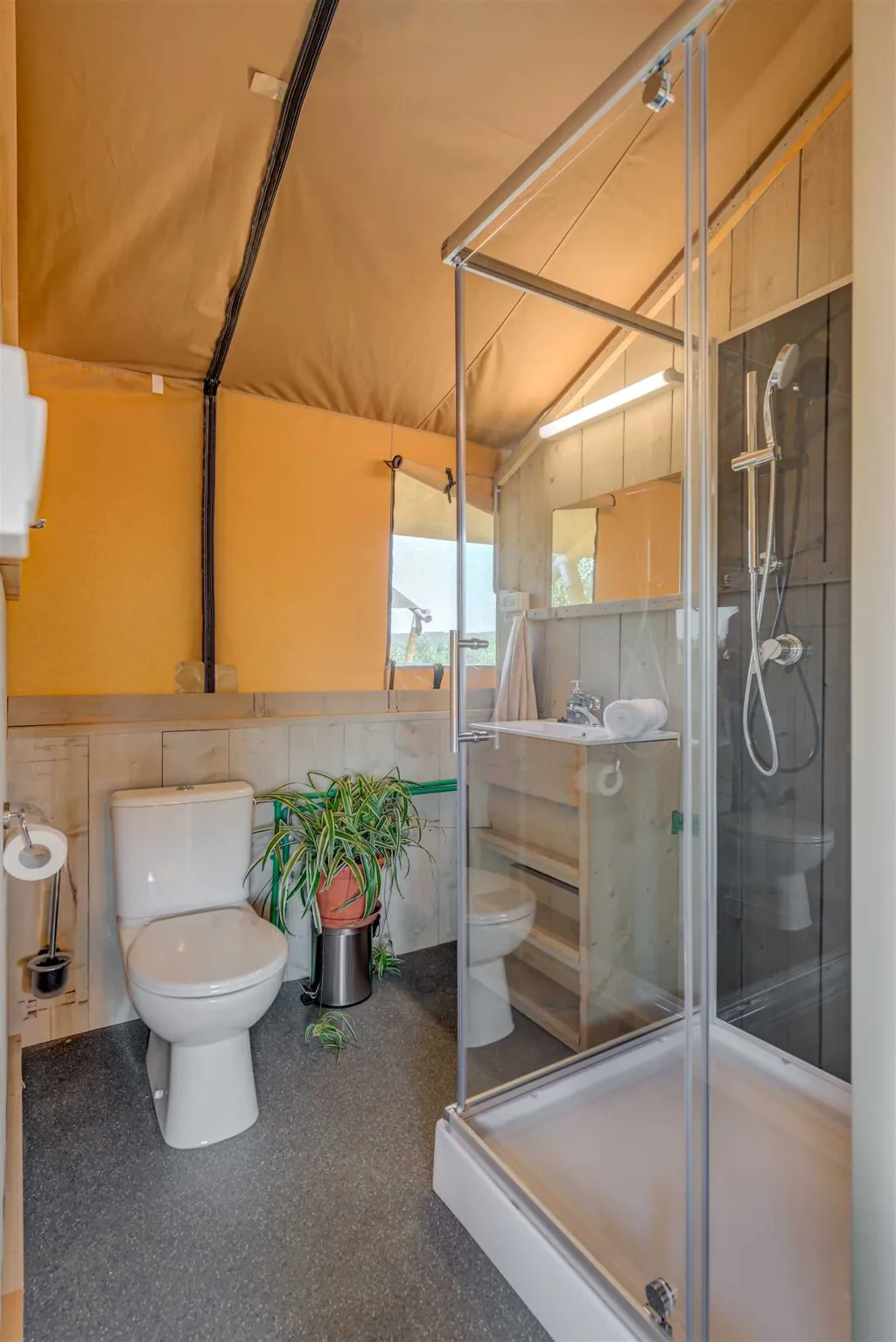 Glamping Tent with Private Hot Tub in Donje Selo