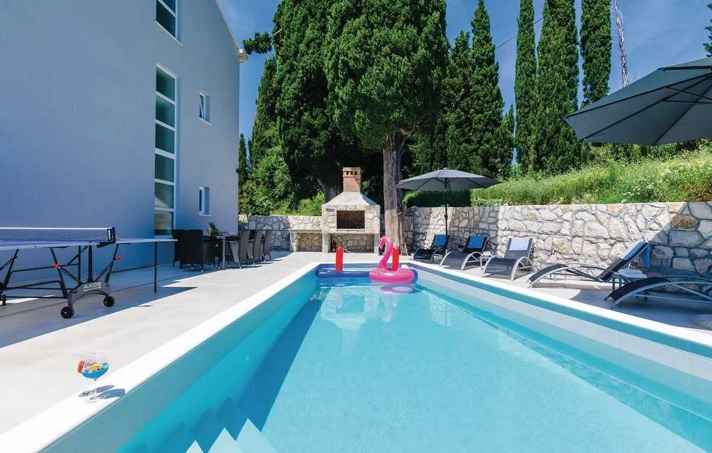 Zaton 4-Bedroom Holiday House with Sea View & Pool