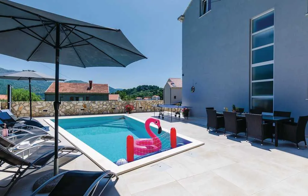 Zaton 4-Bedroom Holiday House with Sea View & Pool
