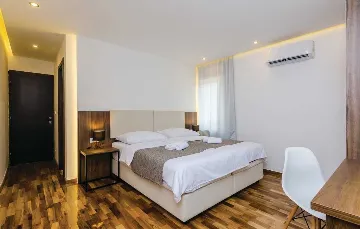 Zaton 4-Bedroom Holiday House with Sea View & Pool