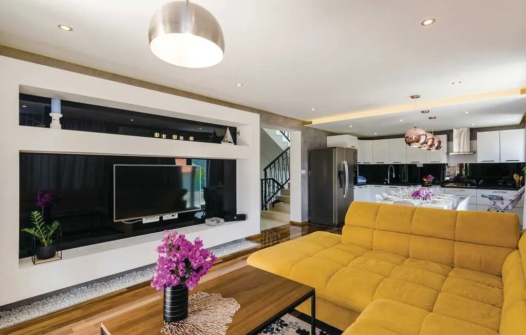 Zaton 4-Bedroom Holiday House with Sea View & Pool