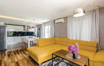 Zaton 4-Bedroom Holiday House with Sea View & Pool