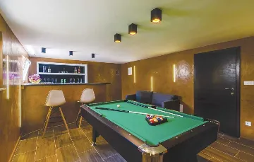 Zaton 4-Bedroom Holiday House with Sea View & Pool