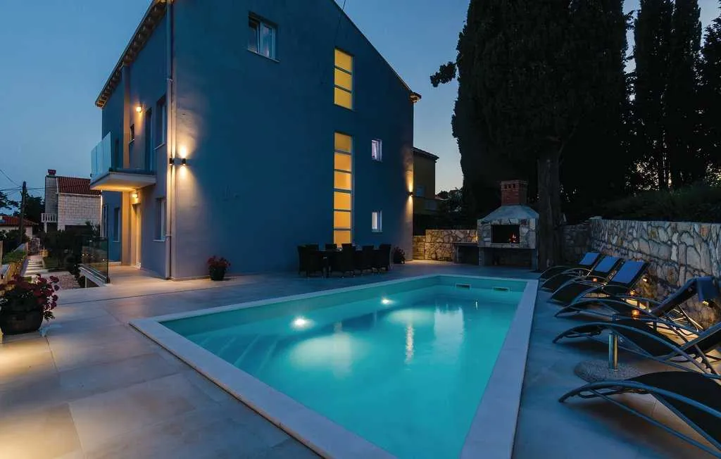 Zaton 4-Bedroom Holiday House with Sea View & Pool