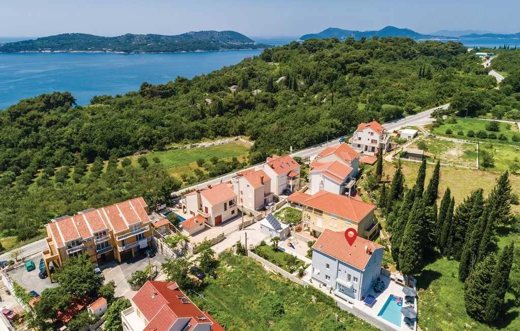 Zaton 4-Bedroom Holiday House with Sea View & Pool