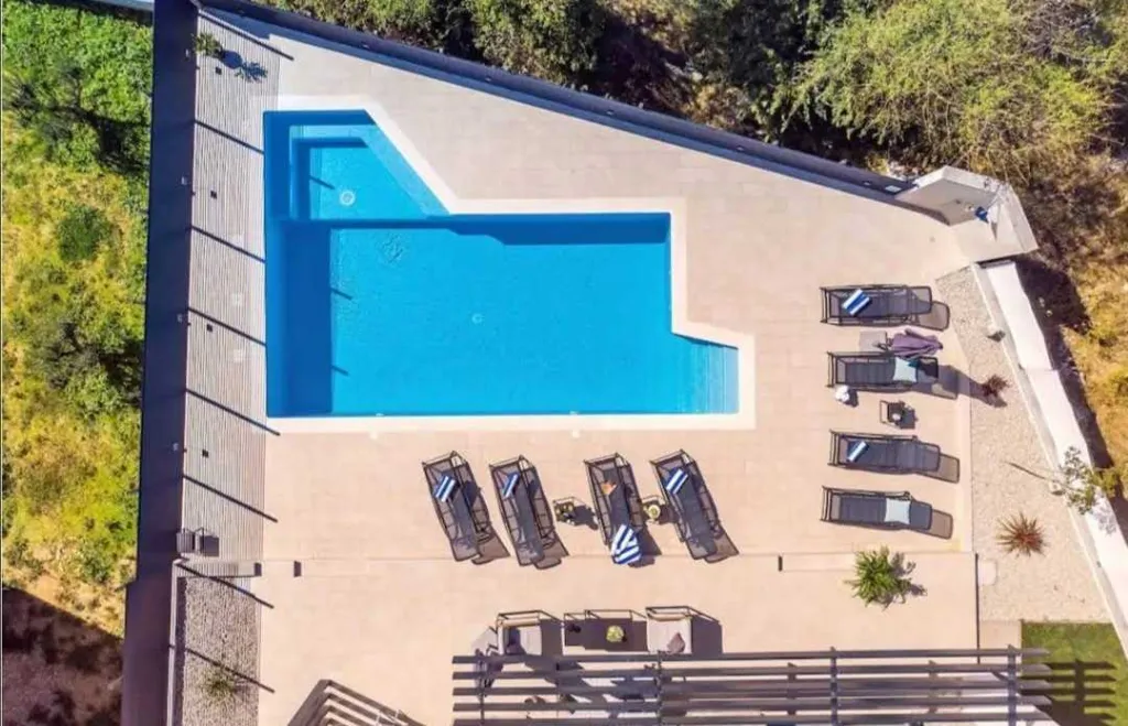 4-Bedroom Villa in Šestanovac with Heated Pool