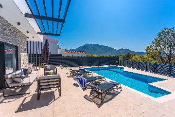 4-Bedroom Villa in Šestanovac with Heated Pool
